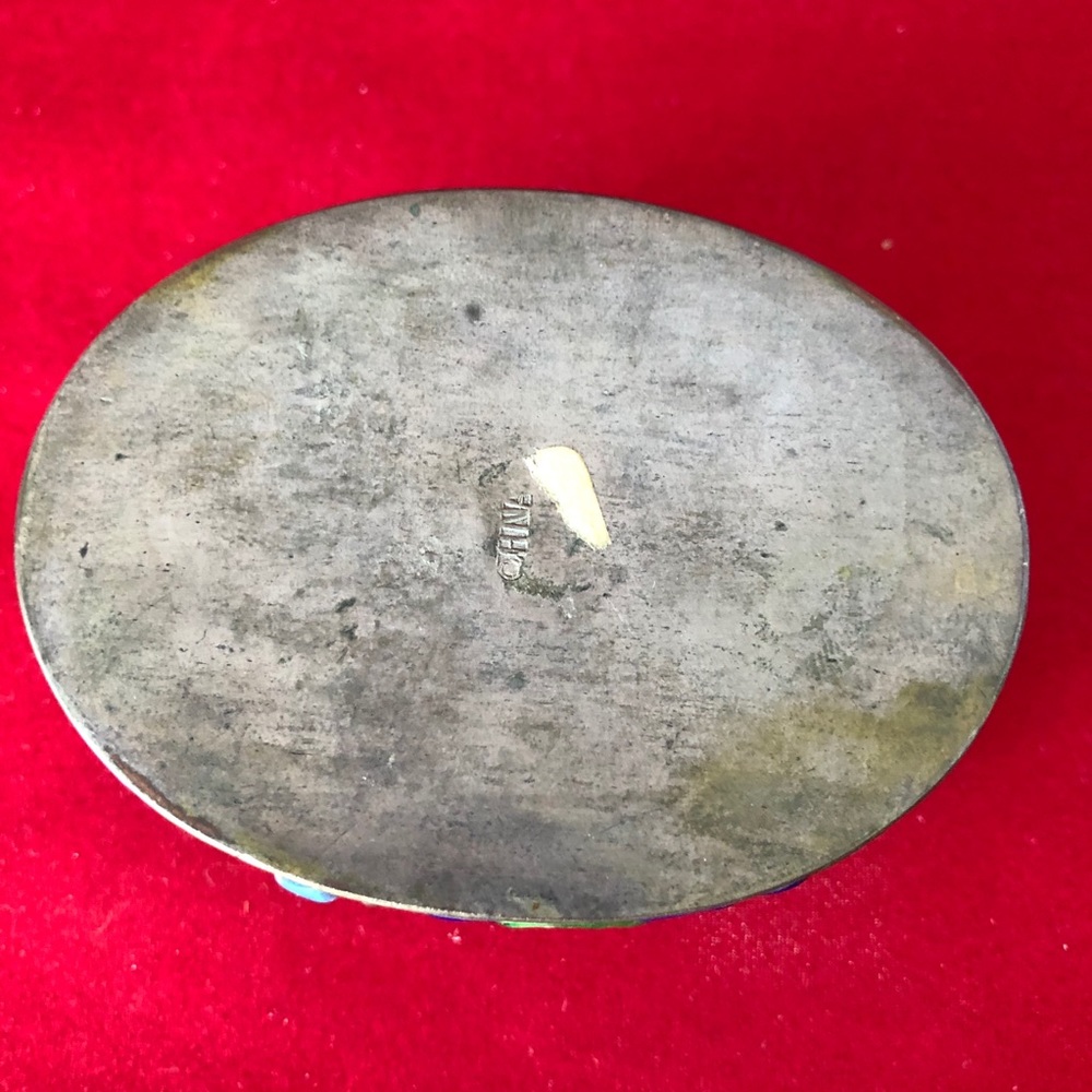 VINTAGE Pill or Powder Box w/ Elephant - Picture 5 of 6